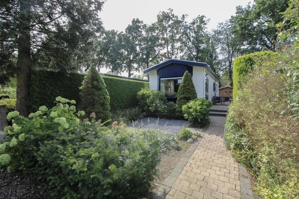 Chalet Voorzien Van Alle Gemakken In Een Bosrijke Omgeving Voorthuizen Ngoại thất bức ảnh